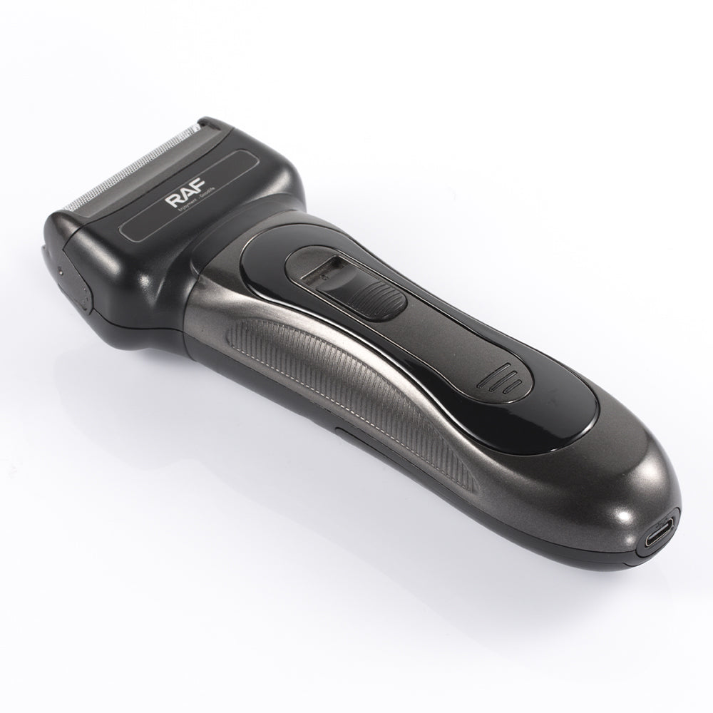 RAF oplaadbare haartrimmer met bevestigd Micro Shaver opzetstuk voor een gladde scheerbeurt