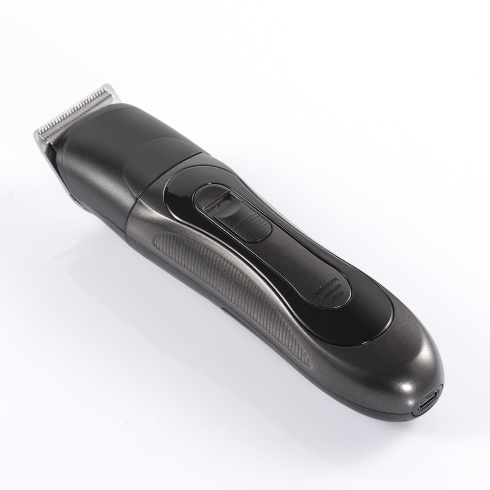 RAF oplaadbare haartrimmer met bevestigd T-blade opzetstuk voor nauwkeurig trimmen van haar en baard