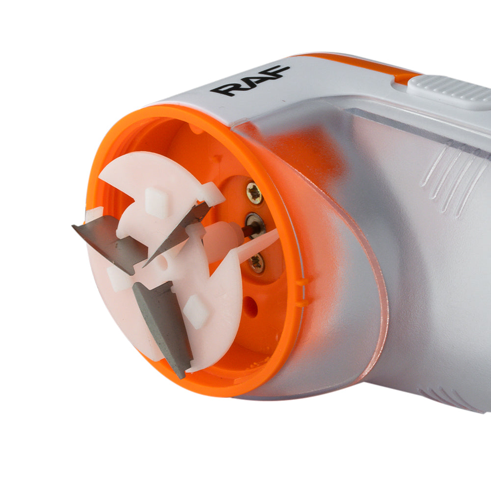 Close-up van de scherpe cycloonmes-technologie in de RAF Pluizen Verwijderaar, voor efficiënte verwijdering van pluisjes